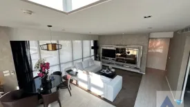 2 Bedroom Condo for rent in The Room Sukhumvit 21, Khlong Toei Nuea, Bangkok near MRT Sukhumvit