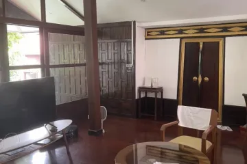 3 Bedroom House for rent in Phra Khanong, Bangkok near BTS Ekkamai