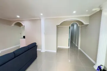 4 Bedroom Townhouse for sale in Nong Prue, Chonburi