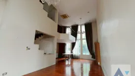 4 Bedroom House for sale in Khlong Tan Nuea, Bangkok