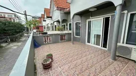 2 Bedroom Townhouse for sale in Na Kluea, Chonburi
