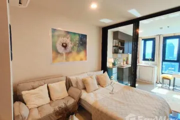 1 Bedroom Condo for rent in XT Huaikhwang, Din Daeng, Bangkok near MRT Huai Khwang