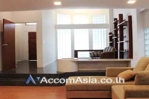3 Bedroom Townhouse for rent in Khlong Toei Nuea, Bangkok near MRT Sukhumvit