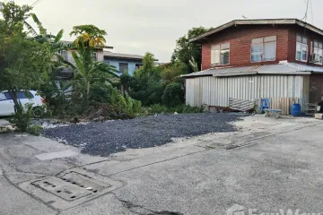 Land for sale in Khan Na Yao, Bangkok near MRT Nopparat