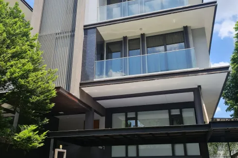 4 Bedroom House for sale in Bang Kapi, Bangkok near MRT Pradit Manutham