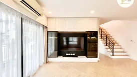 4 Bedroom House for sale in Centro Ratchapruek 2, Bang Krang, Nonthaburi