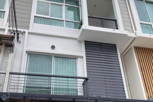 3 Bedroom Townhouse for sale in The Metro Rama 9, Prawet, Bangkok