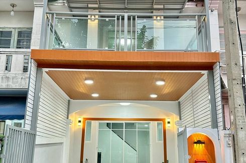 2 Bedroom Townhouse for sale in Baan Phuttachad, Bang Rak Yai, Nonthaburi