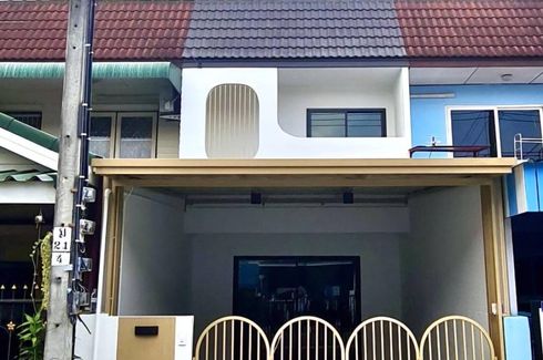 3 Bedroom Townhouse for sale in Sam Wa Tawan Tok, Bangkok