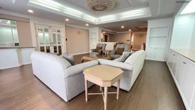 4 Bedroom Condo for rent in Oriental Towers, Khlong Tan Nuea, Bangkok near BTS Thong Lo