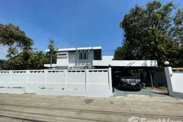 Commercial for rent in Chom Phon, Bangkok near MRT Ratchadaphisek