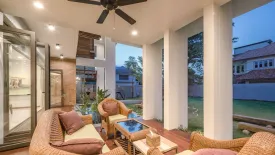 6 Bedroom House for rent in Chan Kasem, Bangkok near MRT Chankasem