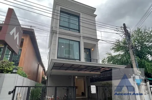 3 Bedroom House for rent in Khlong Tan Nuea, Bangkok