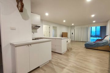 2 Bedroom Condo for rent in Bangna Complex, Bang Na, Bangkok near MRT Si Iam