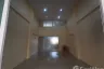Commercial for rent in Bang Na, Bangkok near MRT Si La Salle