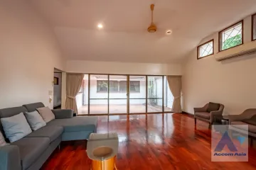 3 Bedroom House for rent in Khlong Tan Nuea, Bangkok