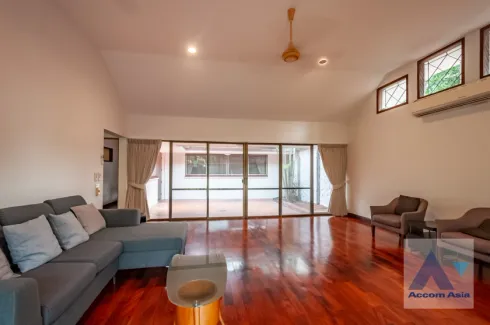 3 Bedroom House for rent in Khlong Tan Nuea, Bangkok