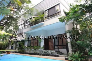 3 Bedroom House for rent in Phra Khanong, Bangkok near BTS Ekkamai