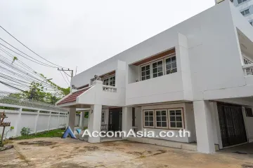 3 Bedroom House for rent in Khlong Toei Nuea, Bangkok near MRT Sukhumvit