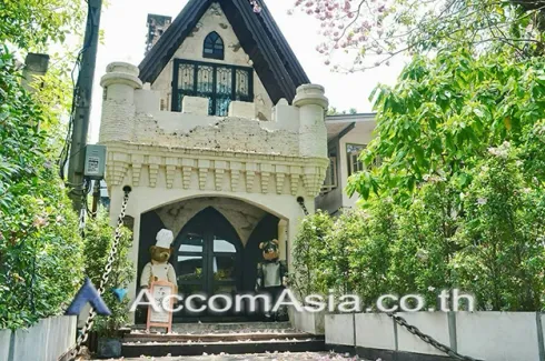 House for rent in Khlong Tan Nuea, Bangkok