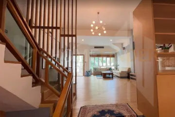 5 Bedroom House for rent in Townhouse Ekkamai 23, Khlong Tan Nuea, Bangkok