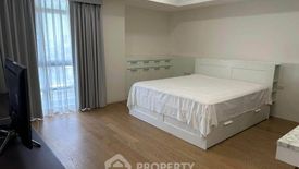 3 Bedroom Condo for rent in Khlong Tan Nuea, Bangkok