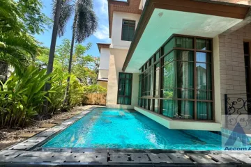 4 Bedroom House for rent in Phra Khanong Nuea, Bangkok