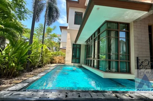 4 Bedroom House for rent in Phra Khanong Nuea, Bangkok