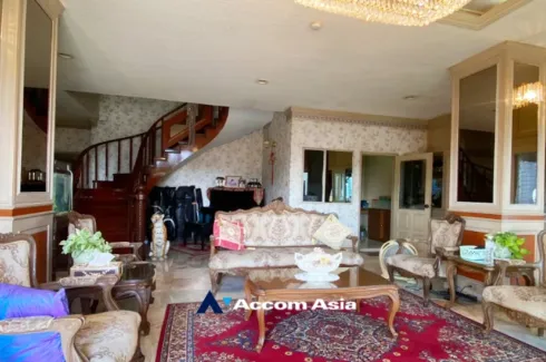 4 Bedroom Condo for sale in Fifty Fifth Tower, Khlong Tan Nuea, Bangkok near BTS Thong Lo