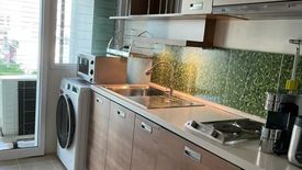 1 Bedroom Condo for rent in Bang Lamphu Lang, Bangkok near BTS Saphan Taksin