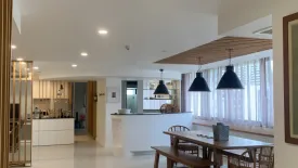 3 Bedroom Condo for sale in Sukhumvit Casa, Khlong Toei, Bangkok near BTS Nana