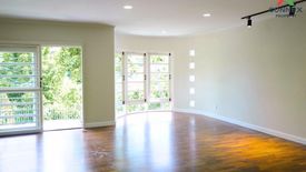 5 Bedroom Townhouse for sale in Chan Kasem, Bangkok near MRT Phawana