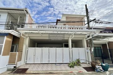 3 Bedroom Townhouse for sale in Baan Sena villa 84, Khlong Chan, Bangkok