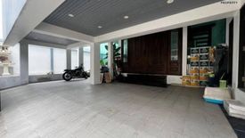 4 Bedroom House for sale in Chan Kasem, Bangkok