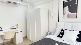 2 Bedroom Condo for sale in Century Park, Chom Phon, Bangkok near MRT Phahon Yothin