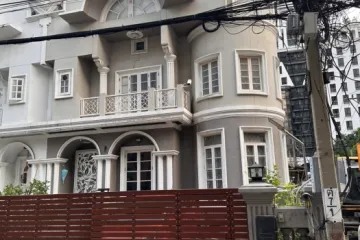 4 Bedroom Townhouse for rent in Lumpini, Bangkok near BTS Ratchadamri