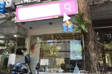 4 Bedroom Commercial for rent in Khlong Tan Nuea, Bangkok