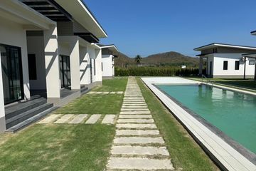 2 Bedroom Townhouse for rent in Huai Sai Nua, Phetchaburi