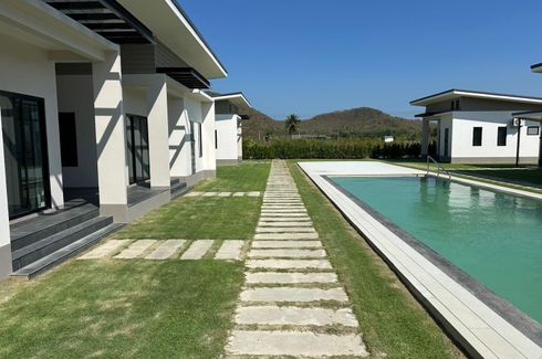 2 Bedroom Townhouse for rent in Huai Sai Nua, Phetchaburi