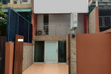 2 Bedroom House for rent in Khlong Tan Nuea, Bangkok