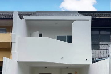 2 Bedroom Townhouse for sale in Bang Na, Bangkok