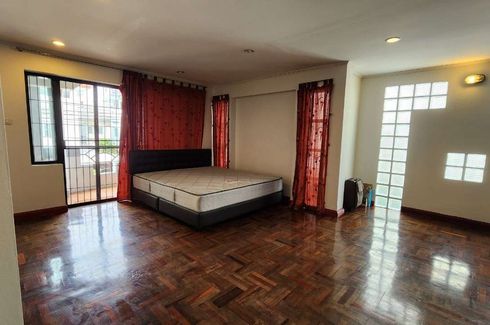3 Bedroom House for rent in Bang Chak, Bangkok