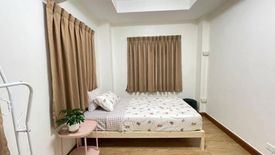 4 Bedroom Townhouse for rent in Huai Khwang, Bangkok near MRT Thailand Cultural Centre