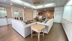 4 Bedroom Condo for rent in Oriental Towers, Khlong Tan Nuea, Bangkok near BTS Thong Lo