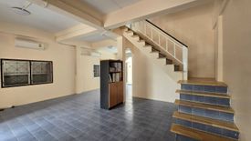 3 Bedroom Townhouse for sale in Tha Raeng, Bangkok