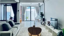 3 Bedroom Townhouse for rent in Khlong Tan Nuea, Bangkok