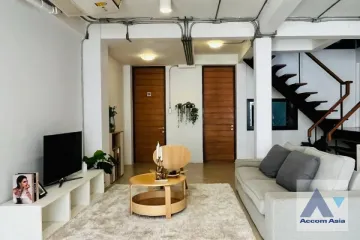 3 Bedroom Townhouse for rent in Khlong Tan Nuea, Bangkok