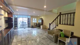 4 Bedroom Townhouse for rent in Khlong Tan Nuea, Bangkok