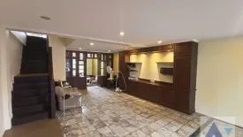 4 Bedroom Townhouse for rent in Khlong Tan Nuea, Bangkok