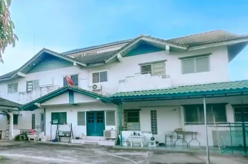 12 Bedroom House for sale in Thanon Nakhon Chai Si, Bangkok